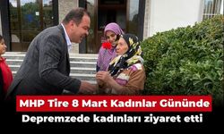 Depremzede kadınlara karanfil hediye ettiler