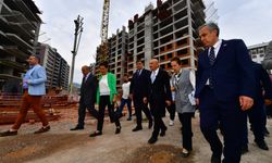 Başkan Soyer Örnekköy’deki hak sahipleriyle buluştu