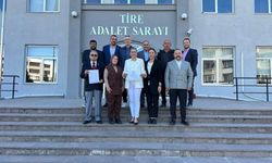 İYİ Parti Tire İlçe Başkanı Ela Ekici ve Yönetimi Mazbata aldı