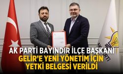 AK PARTİ BAYINDIR İLÇE BAŞKANI GELİR’E YENİ YÖNETİM İÇİN YETKİ BELGESİ VERİLDİ