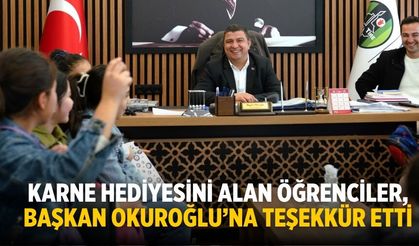 Karne hediyesini alan öğrenciler, Başkan Okuroğlu’na teşekkür etti