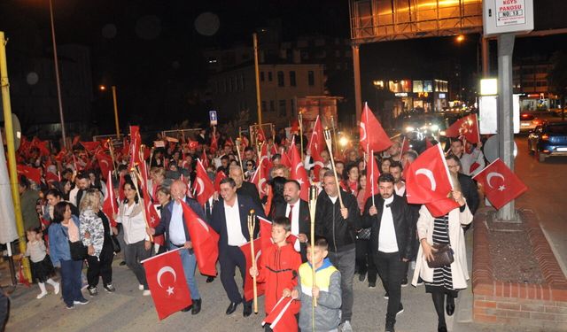 Ödemiş’te Cumhuriyet coşkusu fener alayıyla taçlandı