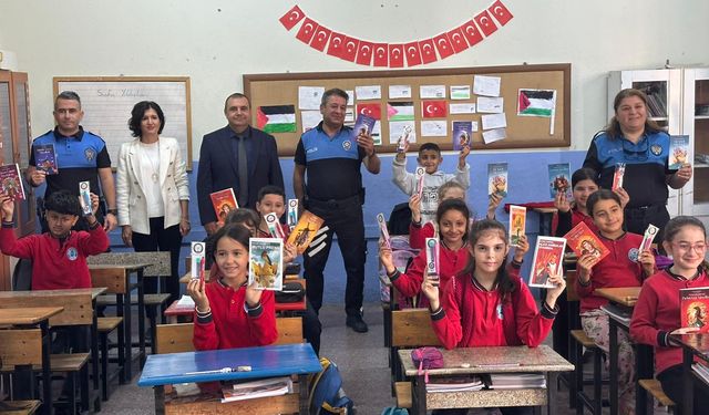 POLİS ÖDEMİŞ’TE ÖĞRENCİLERE KİTAP OKUDU