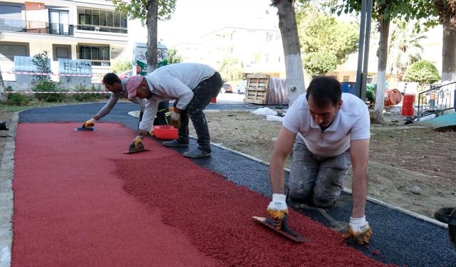 Tire Belediyesi Parklarda Yenileme çalışmalarını sürdürüyor
