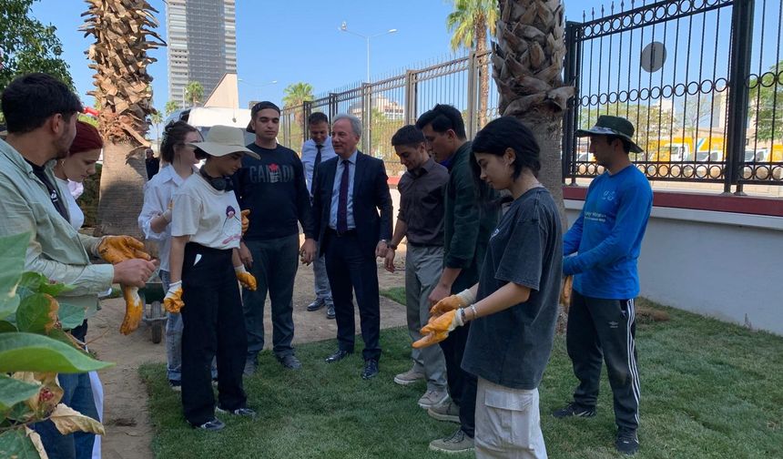 EÜ Bayındır MYO İzmir Adliyesinin peyzaj düzenlemesini yapıyor